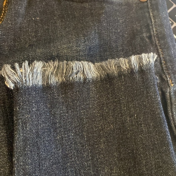 Just Black Made In USA Strechy Distressed Jeans - Picture 5 of 5
